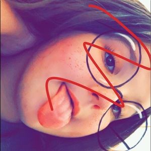 Meet your Posher, Adrianna